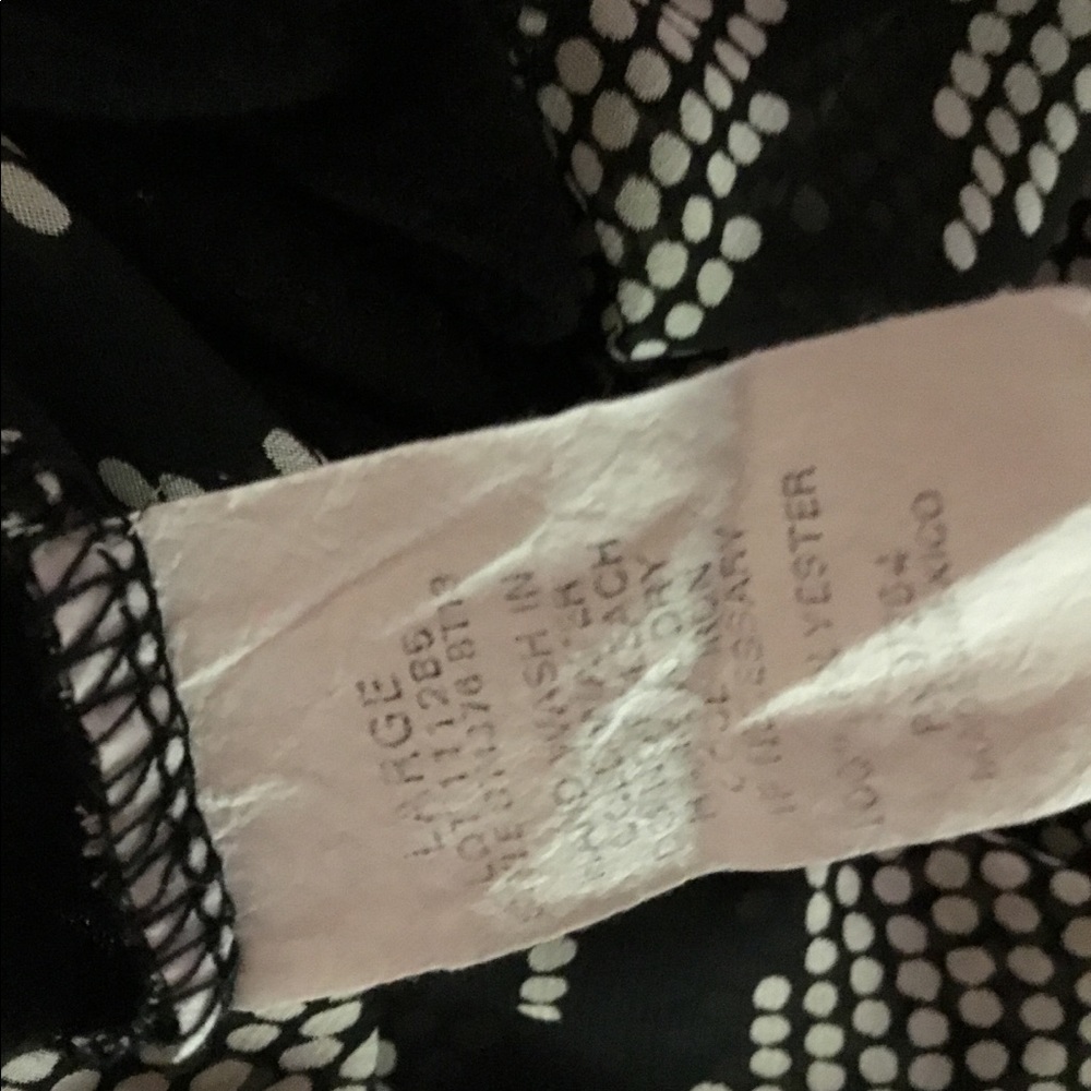 SOLD Cute B&W Blouse - Picture 5 of 5